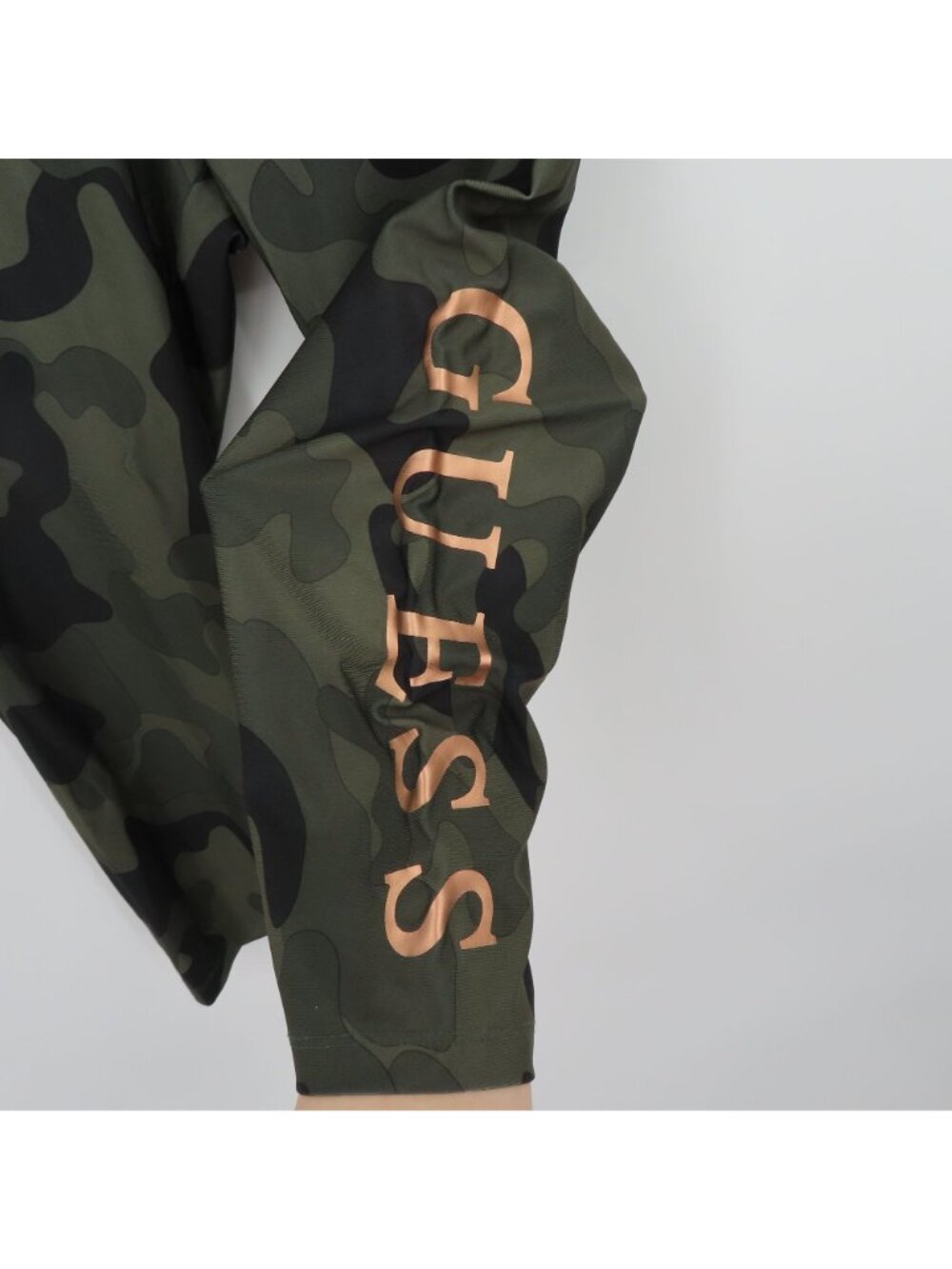 GUESS Womens Small Cammy Crop Legging Spell Out Logo Side Camo Camouflage NEW - Picture 5 of 11